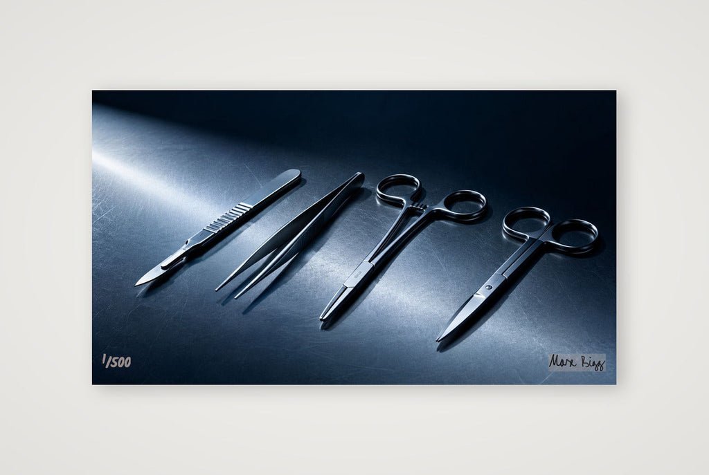 Chirurgische Instrumente im Studiosetting — 20×11cm, 8×4" Print only
